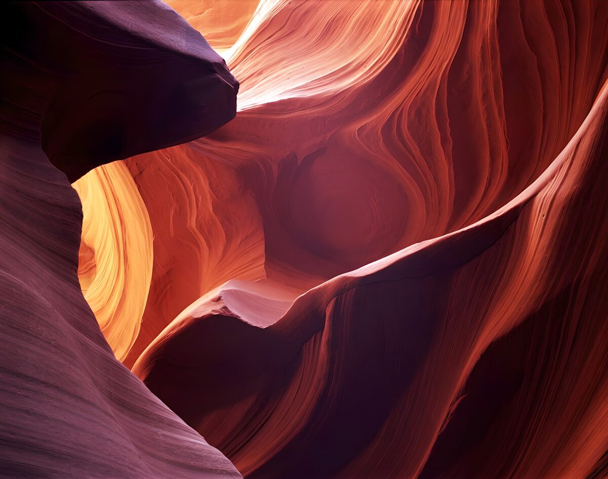 Sandsteinschlucht in Orange und Violett
