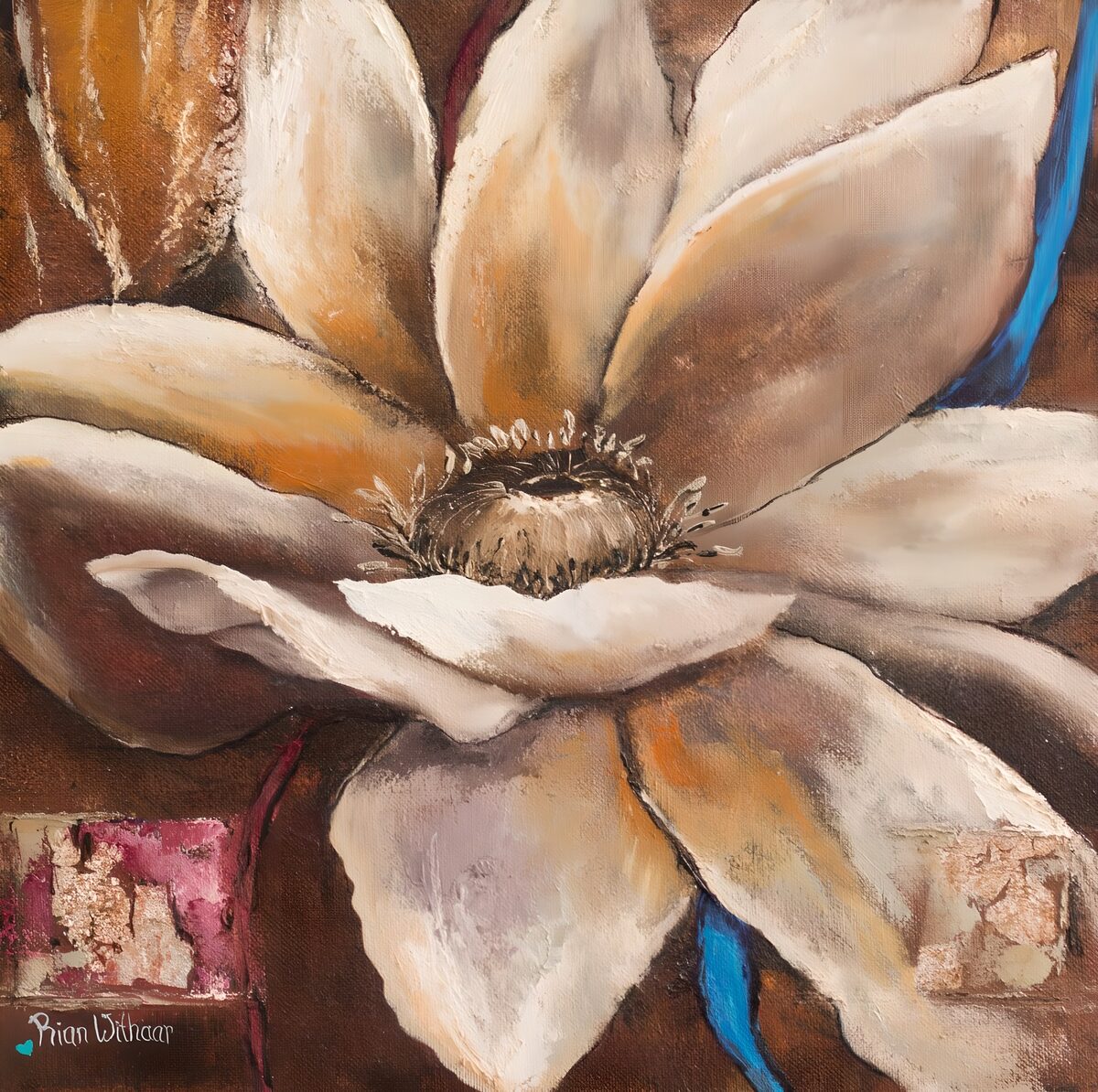 Cremefarbene Blüte in warmen Brauntönen
