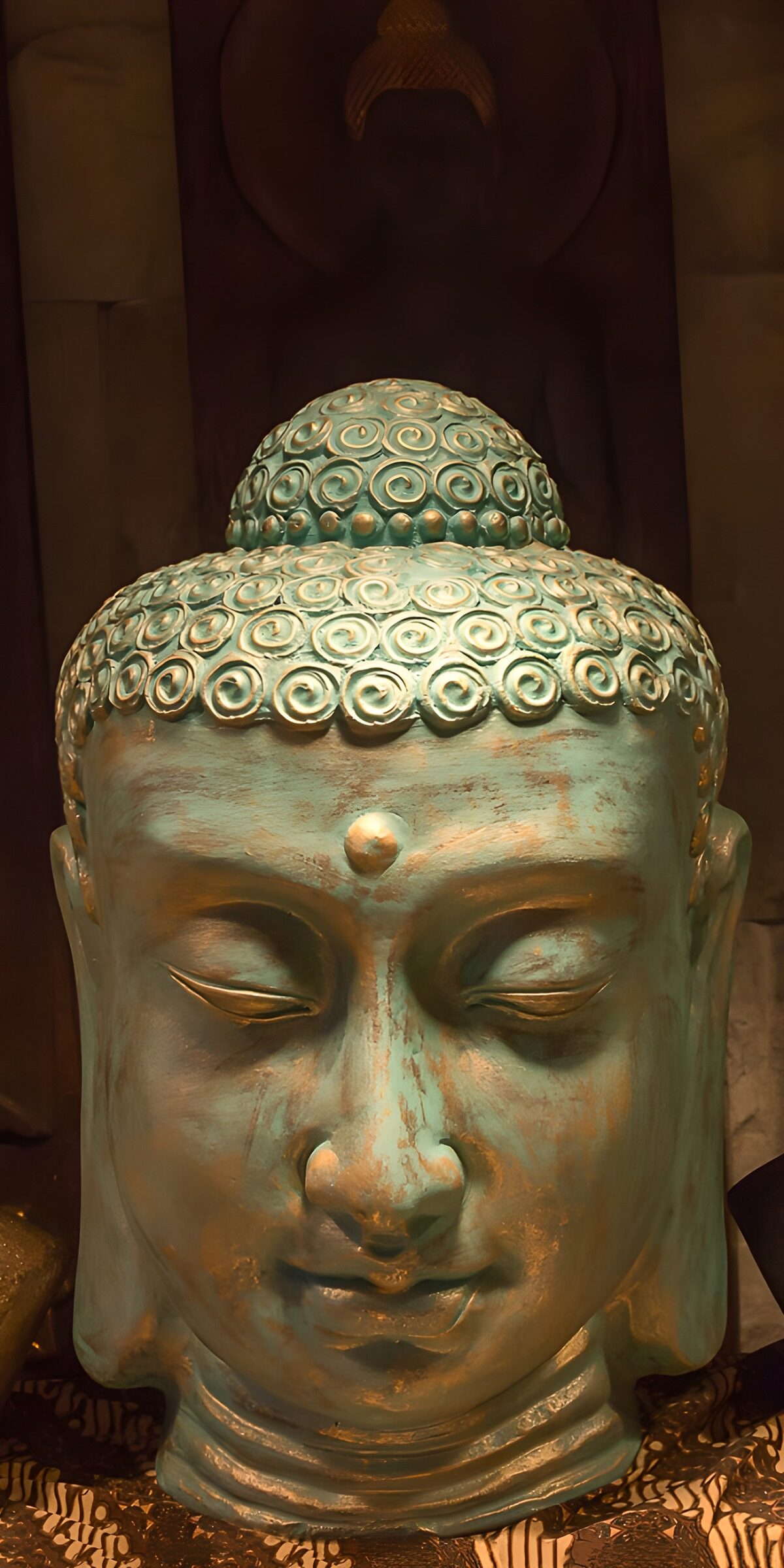 Buddhakopf in Türkis und Kupfergold