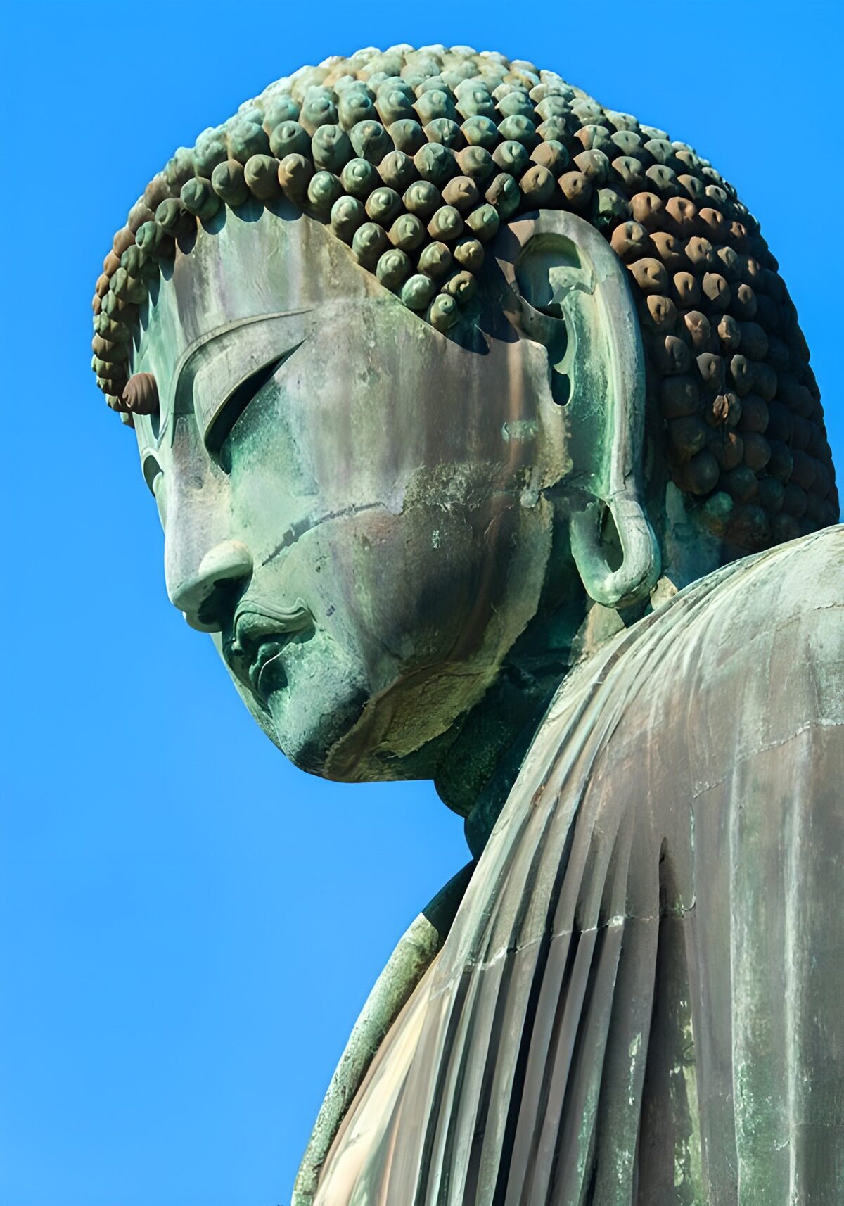 Bronzener Buddha mit grüner Patina