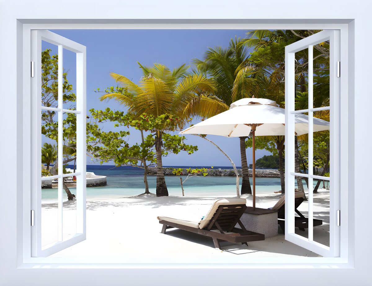 Fensterblick auf den tropischen Strand