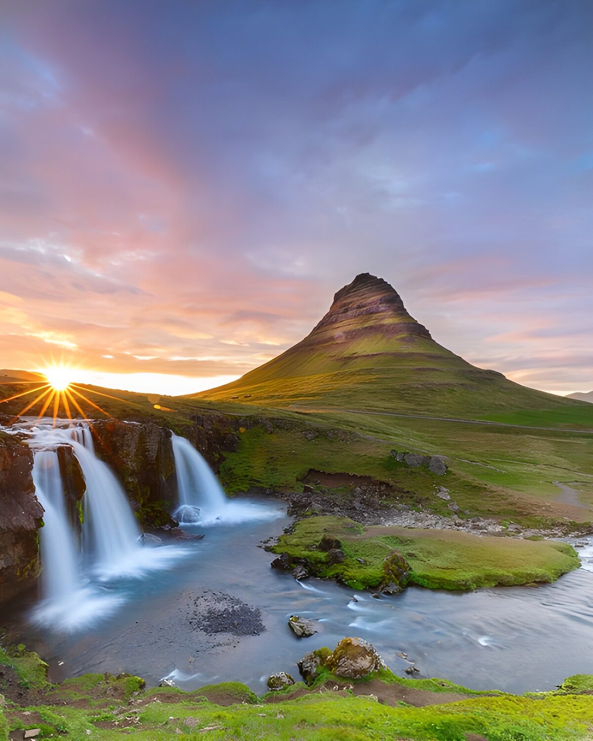 Wasserfälle und Berg im Morgenlicht