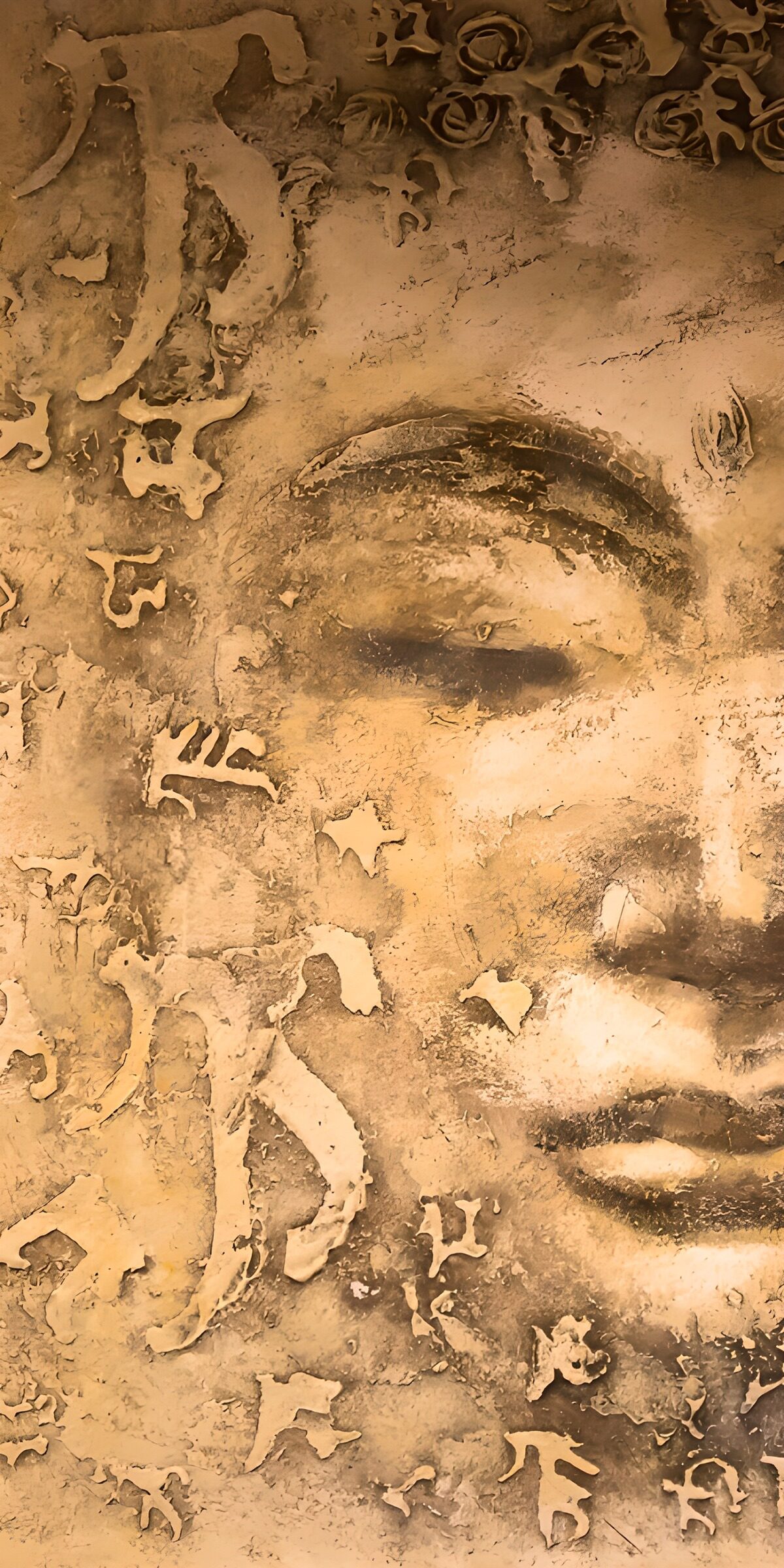 Gesicht in Sepia mit verwitterter Struktur