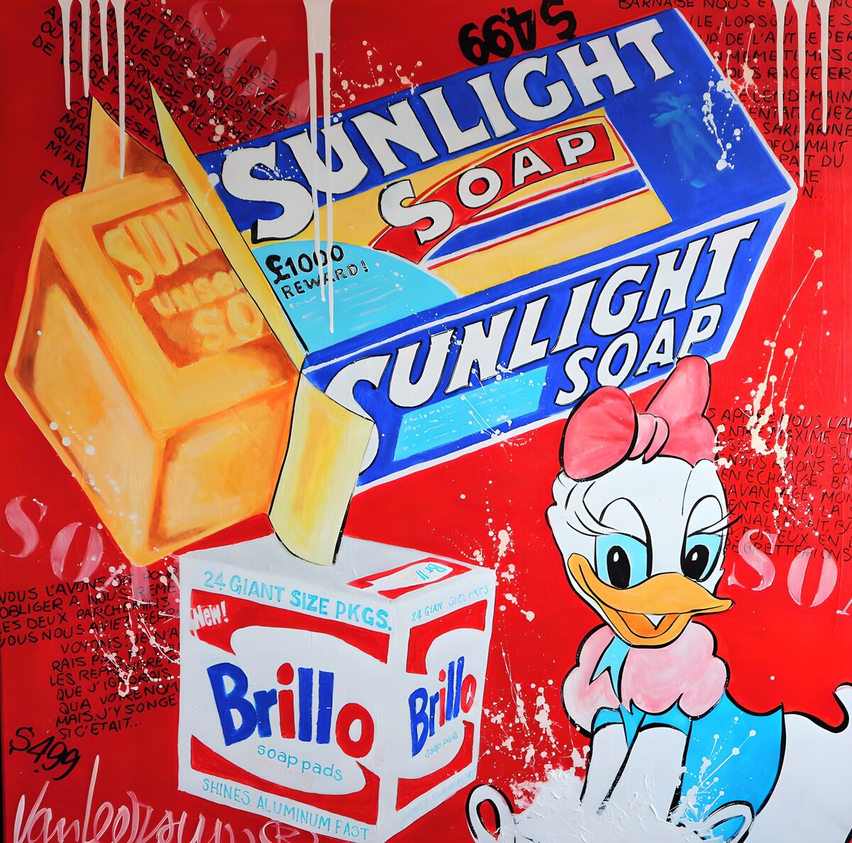 Ente und Seifenpackungen in knalligem Rot