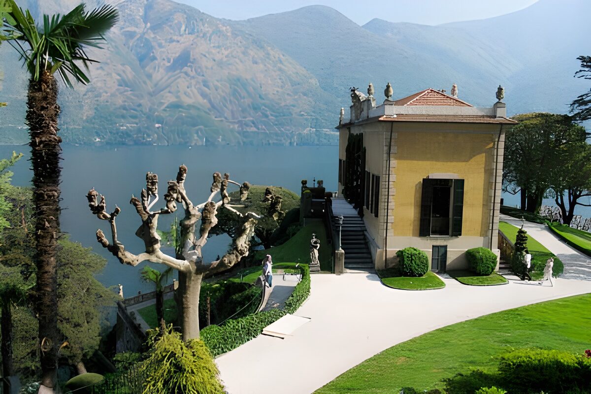 Gelbe Villa mit Garten am See