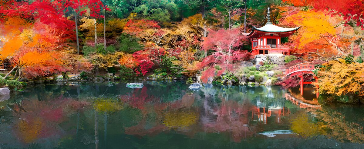 Herbstteich mit roter Brücke und Pavillon