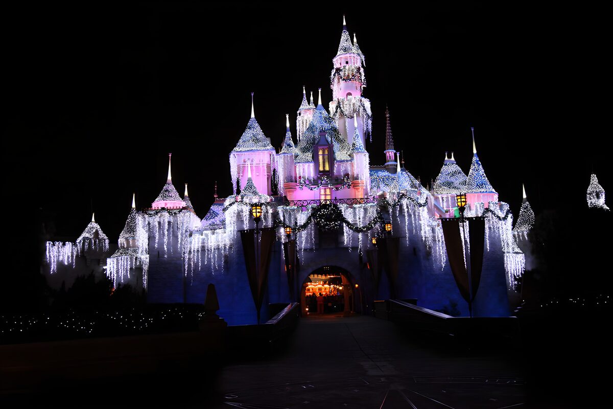 Märchenschloss im Weihnachtslicht
