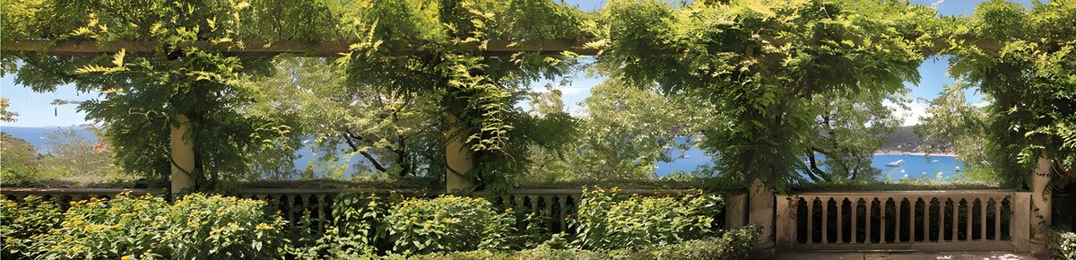 Grüne Pergola mit Meerblick